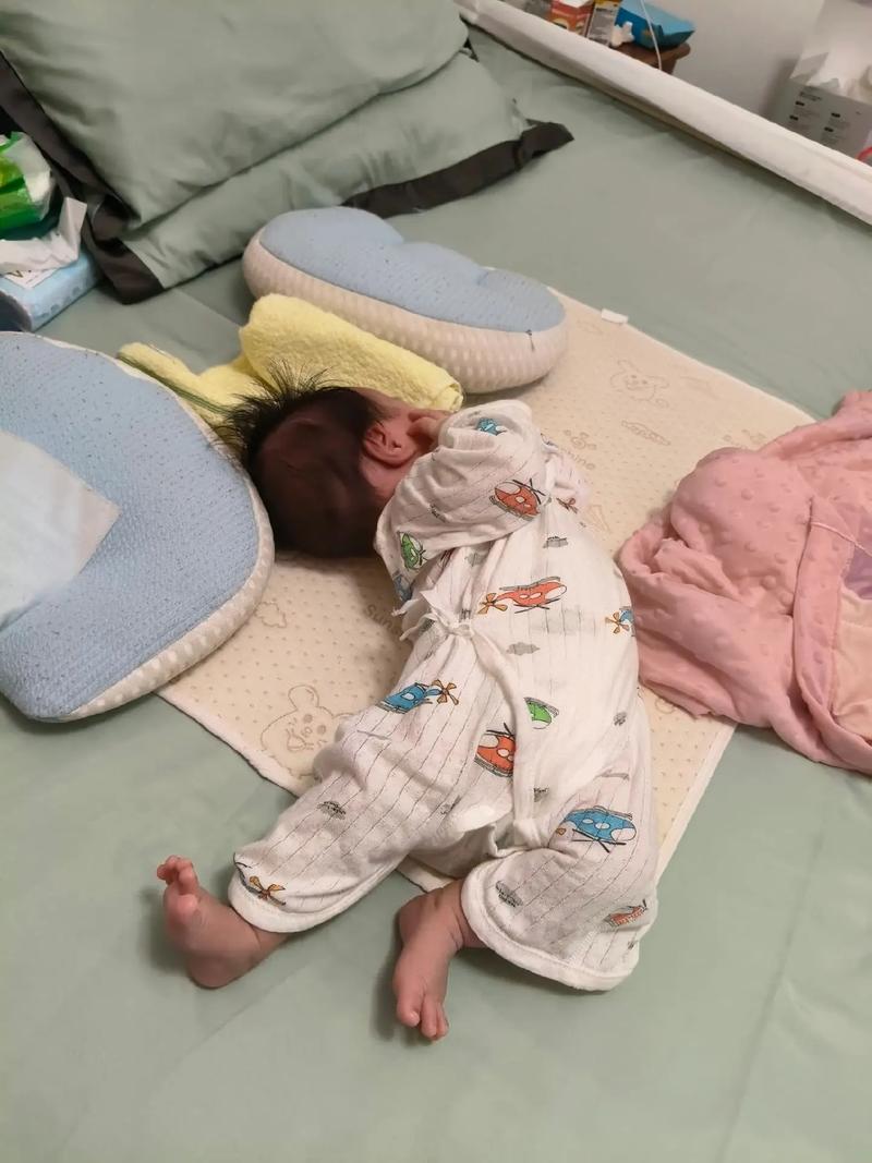 新生儿睡觉时身体一抽一抖,是正常反应还是生病了?-第1张图片-郑州医学网 新生儿睡觉时身体一抽一抖,是正常反应还是生病了?-第1张图片-郑州医学网