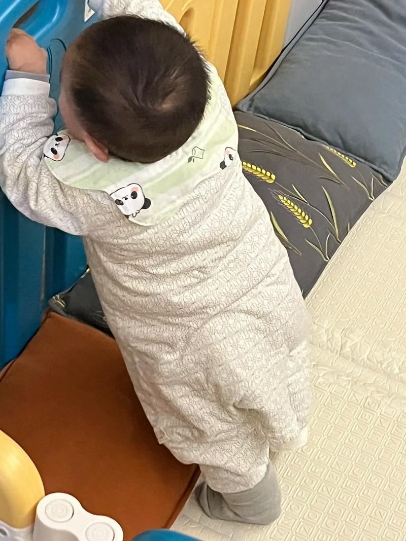 新生儿一直挣劲是正常发育表现还是身体不适信号?-第2张图片-郑州医学网 新生儿一直挣劲是正常发育表现还是身体不适信号?-第2张图片-郑州医学网