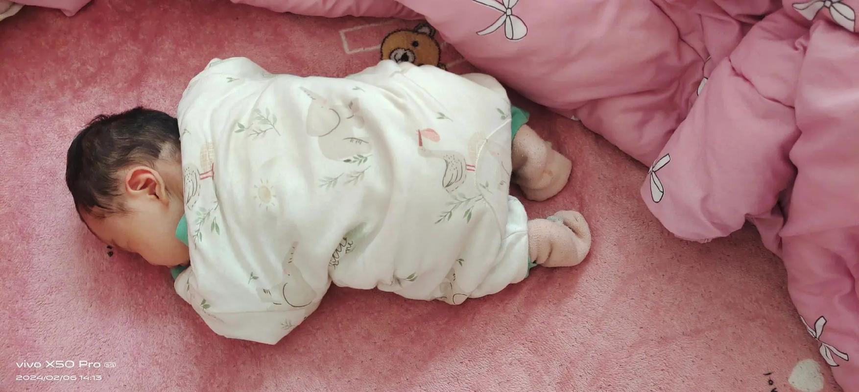 新生儿睡觉总蜷成一团是正常现象吗?需要纠正吗?-第2张图片-郑州医学网 新生儿睡觉总蜷成一团是正常现象吗?需要纠正吗?-第2张图片-郑州医学网