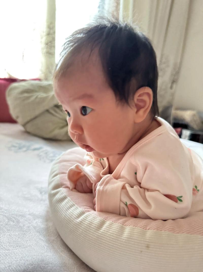 新生儿到底多大才能抬头?不同月龄抬头能力有何差异?-第3张图片-郑州医学网 新生儿到底多大才能抬头?不同月龄抬头能力有何差异?-第3张图片-郑州医学网