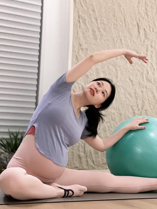 孕期瑜伽可以自己在家练习吗?有哪些注意事项需要了解?-第1张图片-郑州医学网 孕期瑜伽可以自己在家练习吗?有哪些注意事项需要了解?-第1张图片-郑州医学网