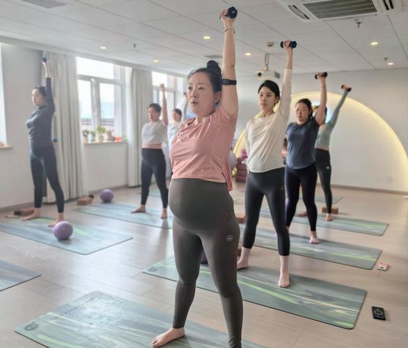 孕期瑜伽可以自己在家练习吗？有哪些注意事项需要了解？-第2张图片-郑州医学网