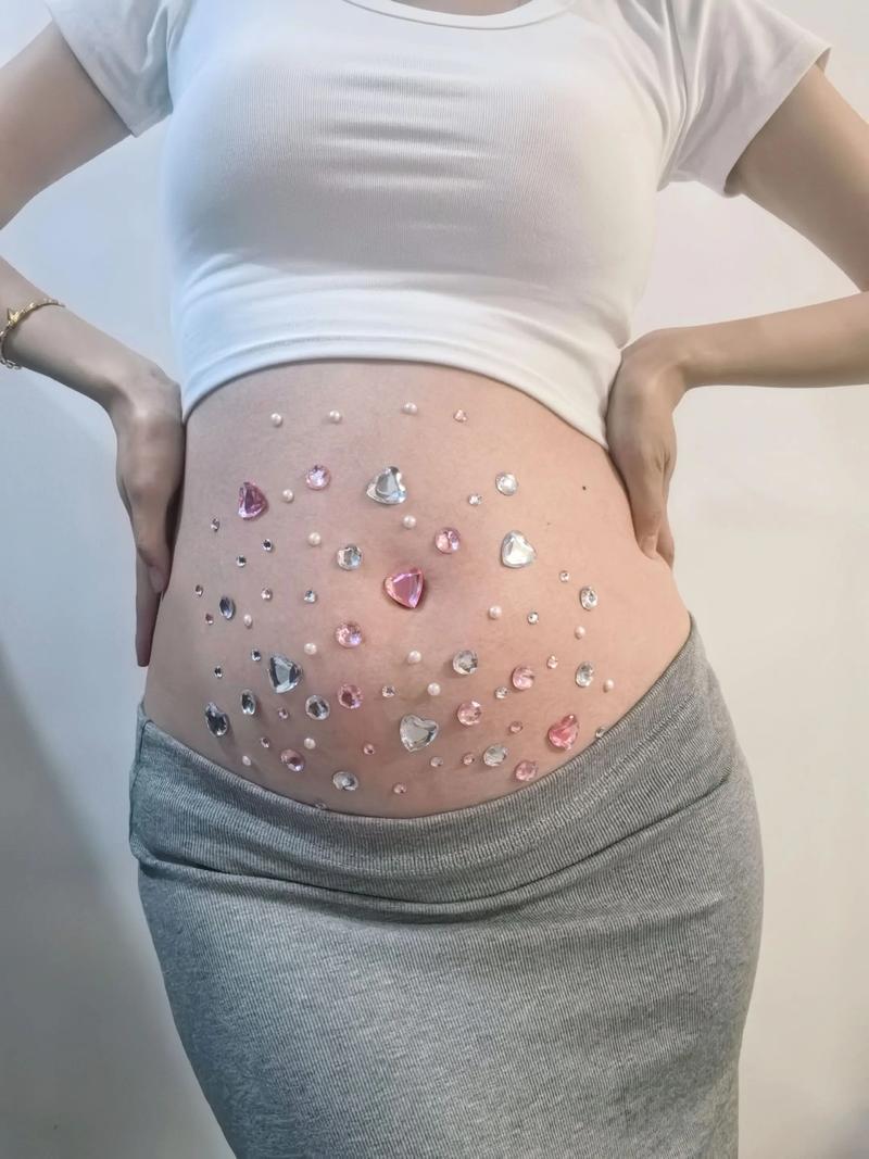 怀孕期间肚脐眼突然凹进去，是正常现象还是胎儿有异常信号？-第1张图片-郑州医学网