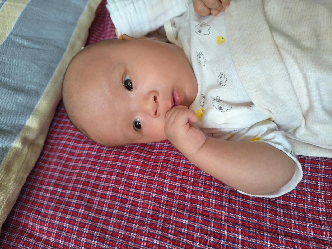 新生儿五六个小时不吃奶是正常现象还是异常信号？需警惕哪些潜在问题？-第2张图片-郑州医学网