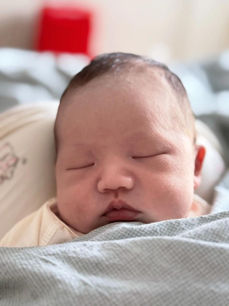 新生儿怎样才能健康增胖？科学喂养有哪些关键技巧？-第2张图片-郑州医学网