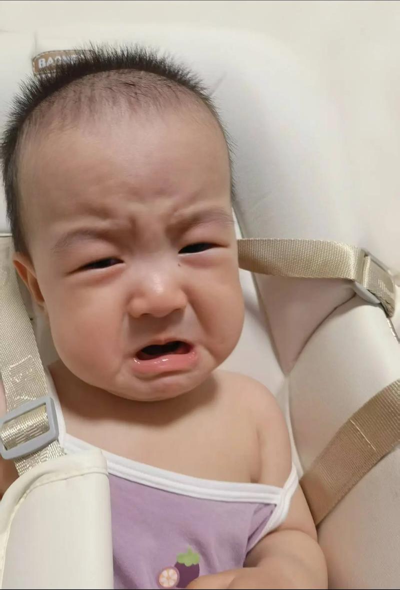 新生儿哪些异常表情需警惕？家长如何识别危险信号并应对？-第1张图片-郑州医学网