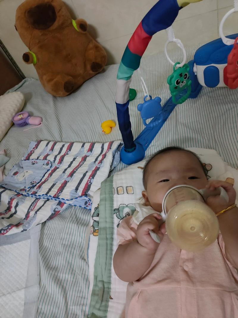 新生儿吸奶喉咙有声音是正常现象还是异常表现？-第1张图片-郑州医学网