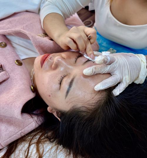 怀孕期间做眉毛会对胎儿有不良影响吗？安全注意事项有哪些？-第3张图片-郑州医学网