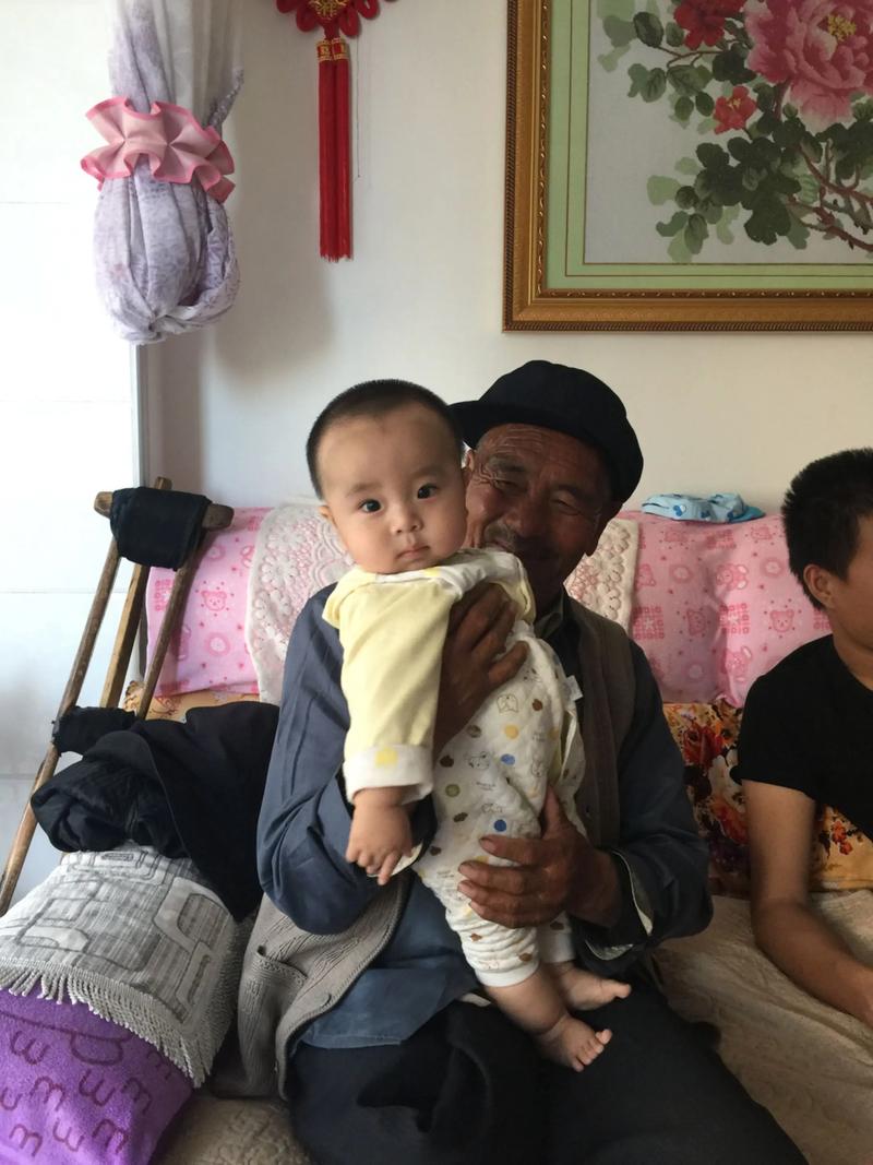 怀孕期间遭遇爷爷离世，该如何面对情绪波动与胎儿健康？-第2张图片-郑州医学网