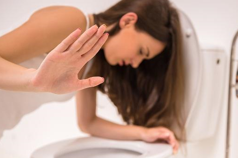 孕期出现褐色分泌物是什么原因？附图片对照，需警惕哪些异常情况？-第1张图片-郑州医学网