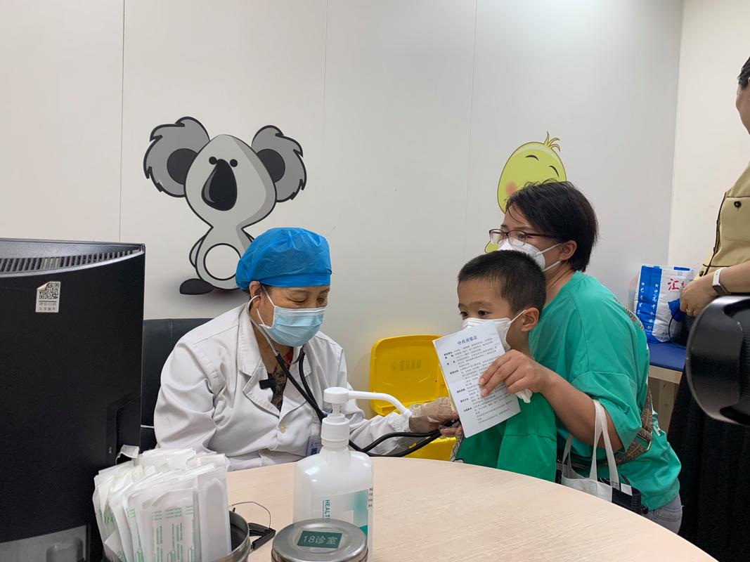 儿童医生在线咨询免费，靠谱吗？专业度如何保障？-第1张图片-郑州医学网