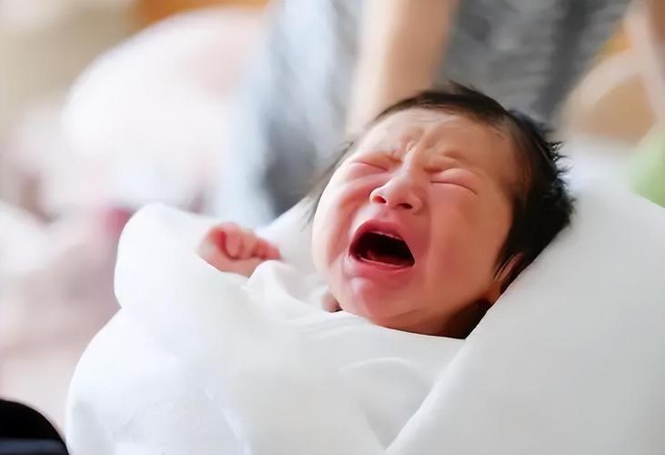 新生儿睡觉出气声很大是正常现象还是呼吸道异常？需要关注吗？-第2张图片-郑州医学网