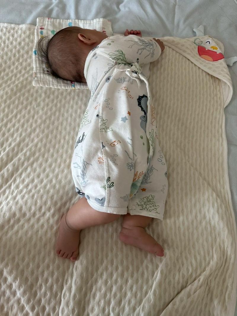 新生儿仰睡真的安全吗？会不会影响发育？正确姿势是什么？-第3张图片-郑州医学网