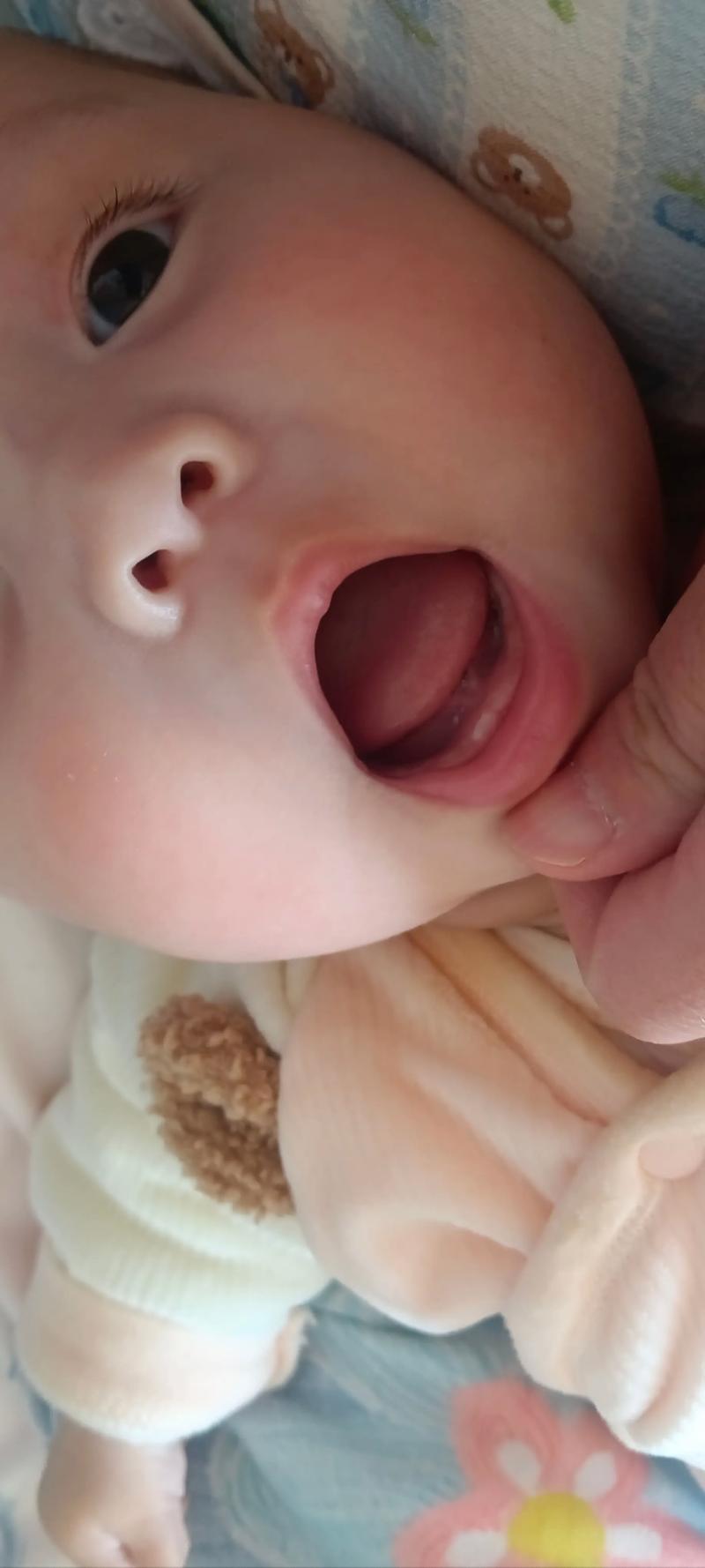 孕妇梦见新生儿长牙齿，是孕期焦虑的投射还是另有隐意？-第1张图片-郑州医学网