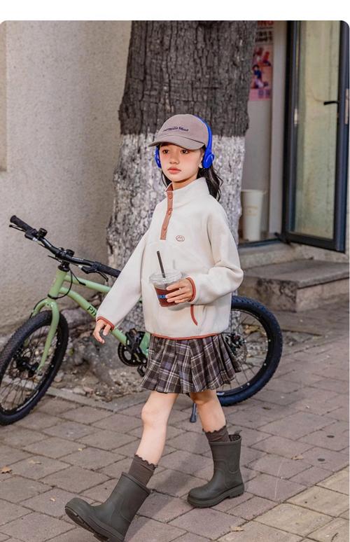 18度天气儿童穿衣指南，薄外套+长袖+打底，怎么穿才不着凉？-第3张图片-郑州医学网