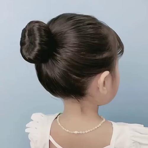小学生六一儿童节发型怎么选才既活泼又安全？有哪些适合不同脸型的创意造型？-第1张图片-郑州医学网