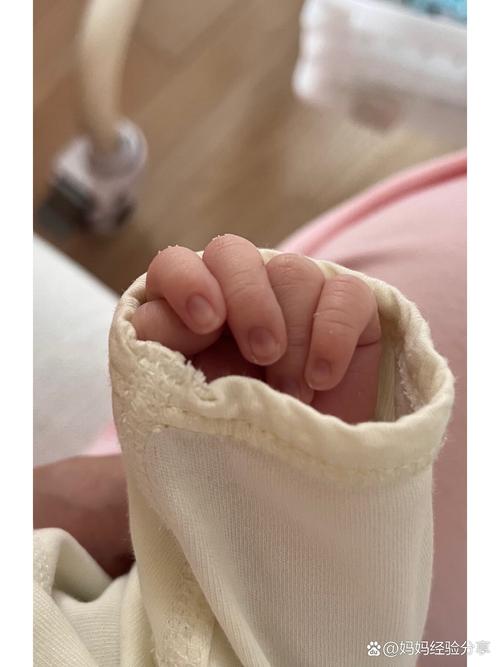 新生儿心脏病指甲发紫是心脏缺氧信号吗？需紧急就医排查哪些先天问题？-第2张图片-郑州医学网