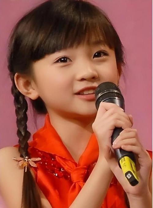 舞台儿童羊角辫的扎法-第2张图片-郑州医学网