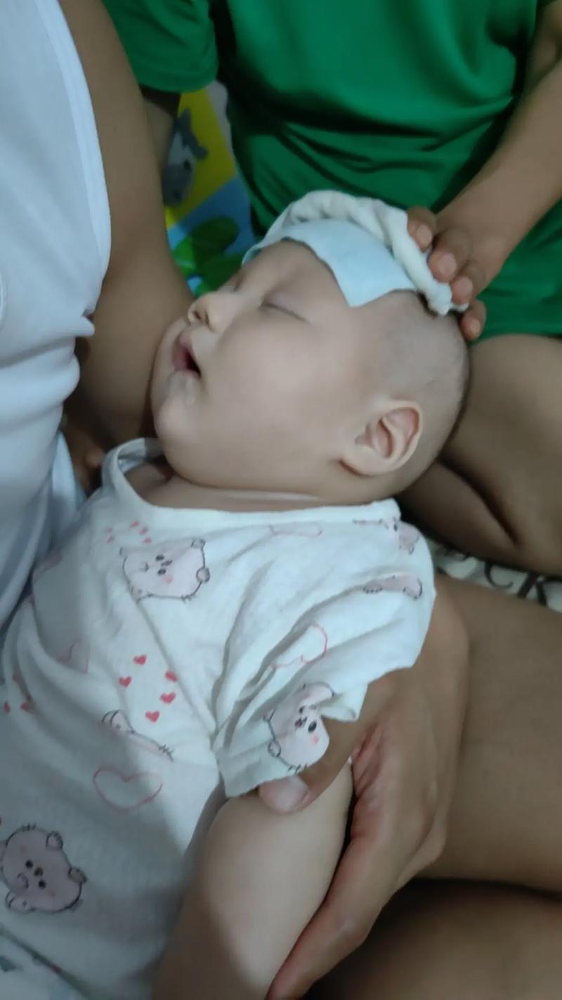 新生儿发烧时有哪些具体表现?家长该如何判断和应对?-第2张图片-郑州医学网 新生儿发烧时有哪些具体表现?家长该如何判断和应对?-第2张图片-郑州医学网